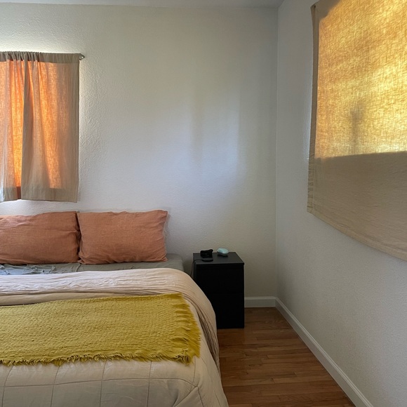 Full/Queen Parachute Linen Box Quilt in Bone - Picture 6 of 6